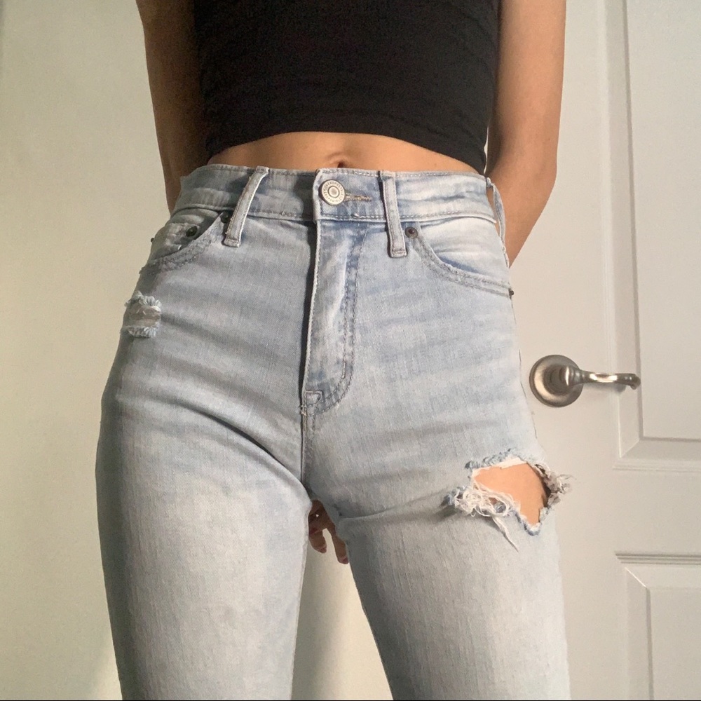 Light Wash Ripped Aeropostale Jeans Size 00